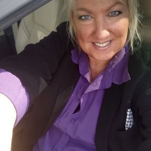 Meet your Posher, Kelli